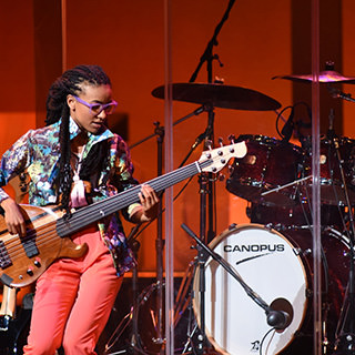 エスペランサ・ スポルディング Presents Emily's D+Evolution