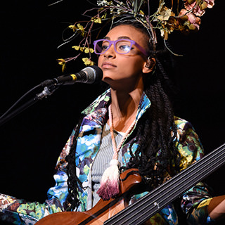 エスペランサ・ スポルディング Presents Emily's D+Evolution