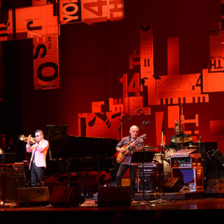 日野皓正 ＆ ラリー・カールトン SUPER BAND featuring 大西順子､ ジョン・パティトゥッチ､ カリーム・リギンズ