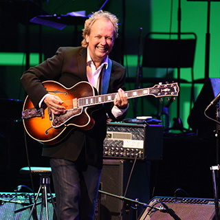 リー・リトナー Guest: TOKYO JAZZ HORNS（市原ひかり、小林香織、駒野逸美、浜崎航、宮本大路）